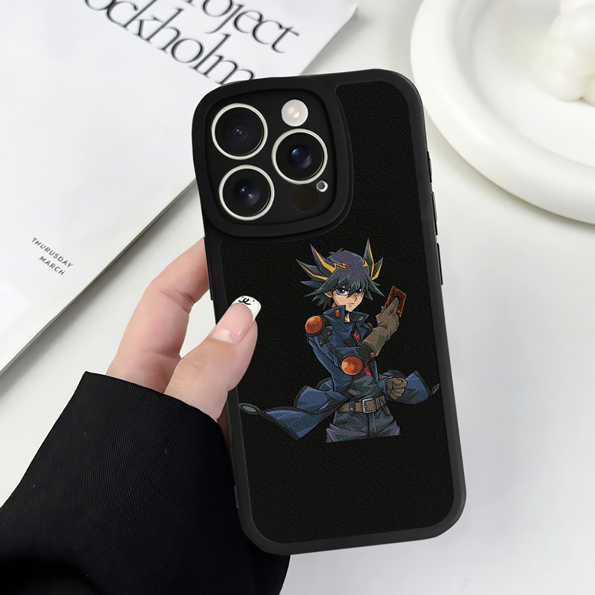 遊☆戯☆王 Yu-Gi-Oh! 【iPhone 16シリーズ対応】シリコンスマホケース（レザー調） 材質：シリコン